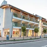 Residenza Turistica Alberghiera Blue Marine 3* 比比翁