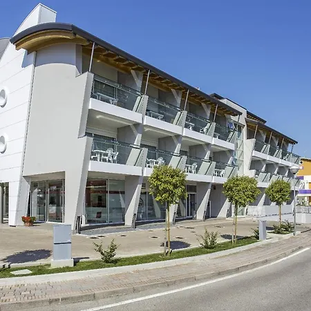 Residenza Turistica Alberghiera Blue Marine アパートホテル 3*
